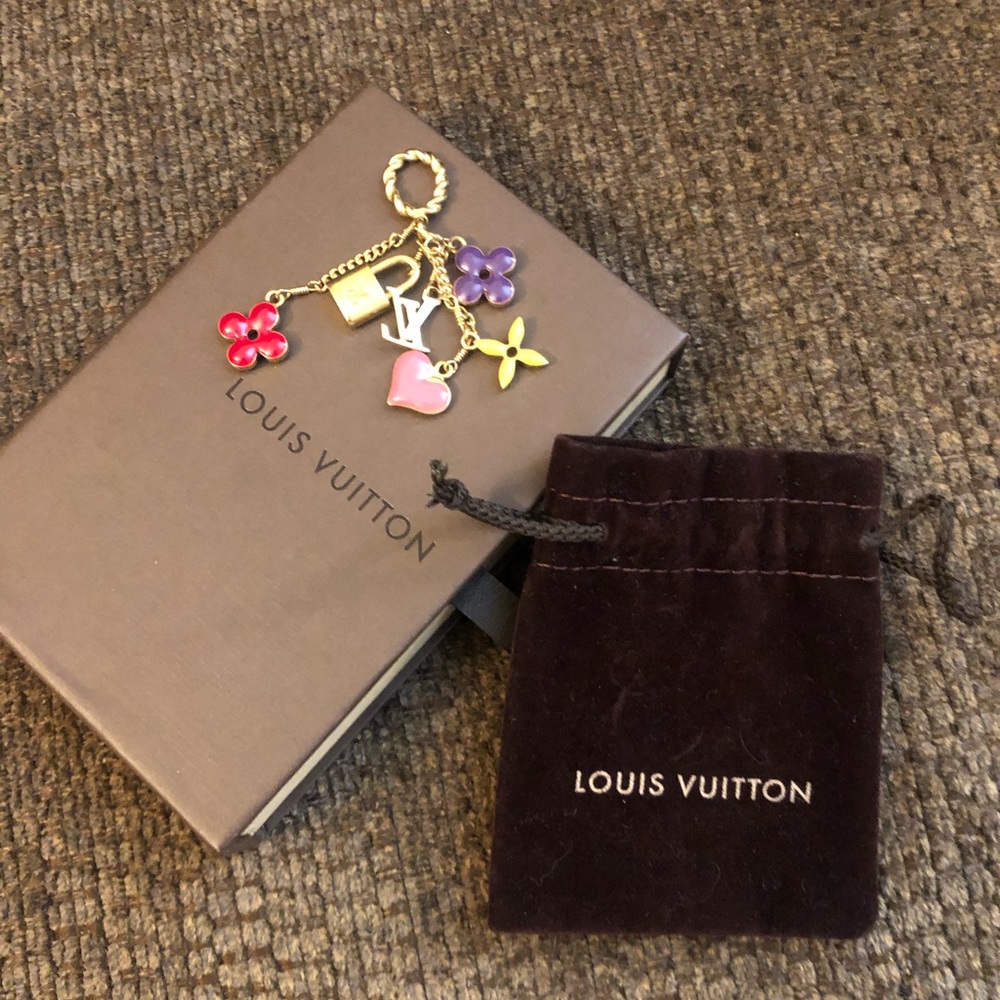 COPY - COPY - Louis Vuitton Auth.Bag charms ladies key ❤️ ❤️❤️ - Picture 2 of 4